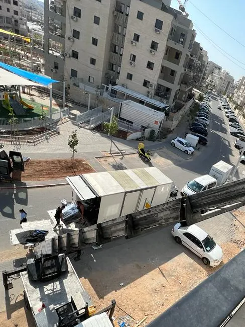 מנוף מעלה תכולה למרפסת בקומה גבוהה
